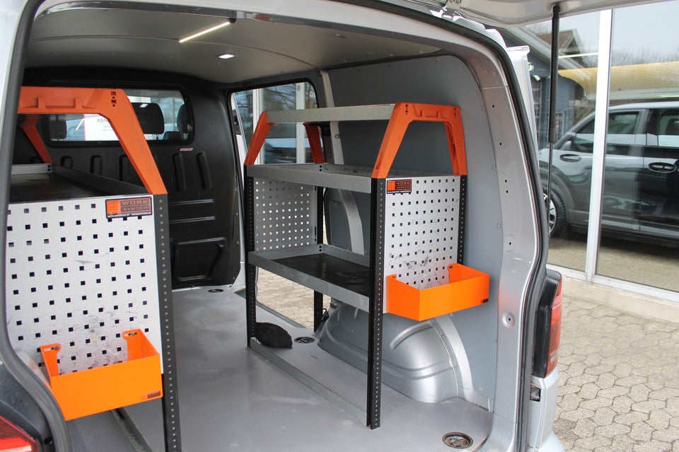 VW Transporter 2,0 TDi 150 Kassevogn DSG kort