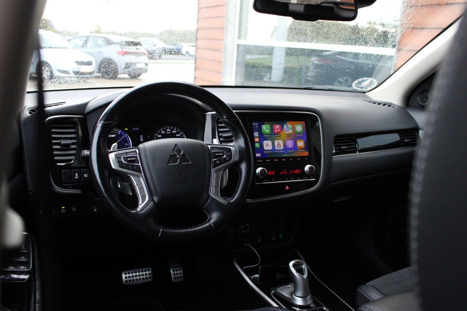 Mitsubishi Outlander 2,4 PHEV Intense CVT 4WD 5d