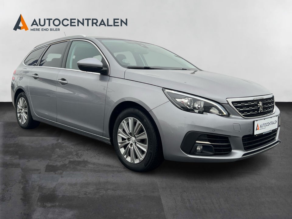 Peugeot 308 1,2 PureTech 130 Selection Sky EAT8 5d