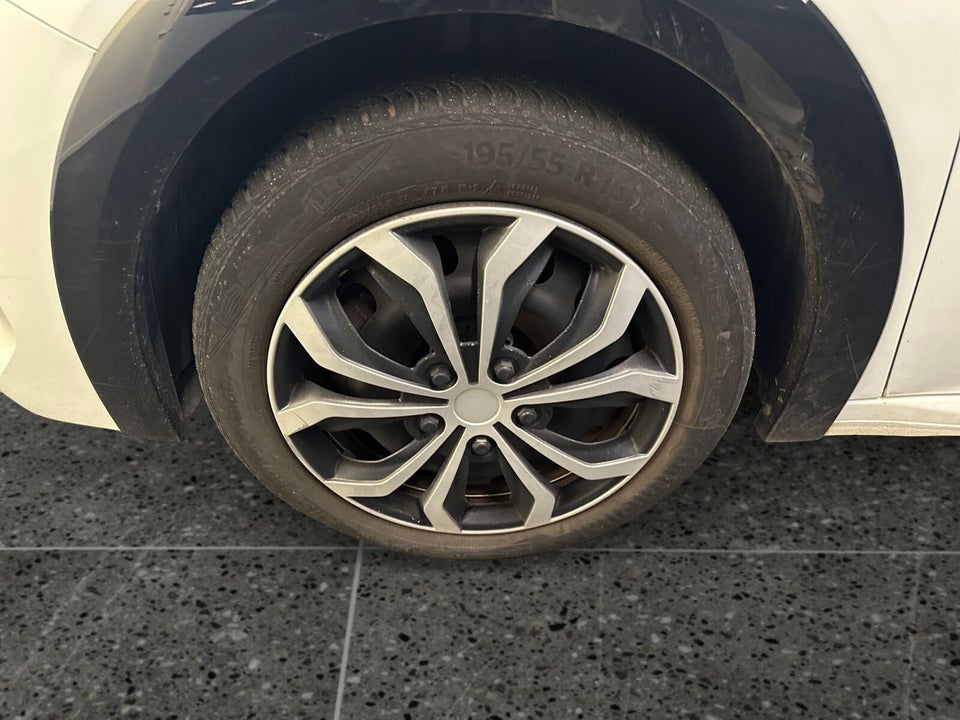 Peugeot e-208 50 Active 5d