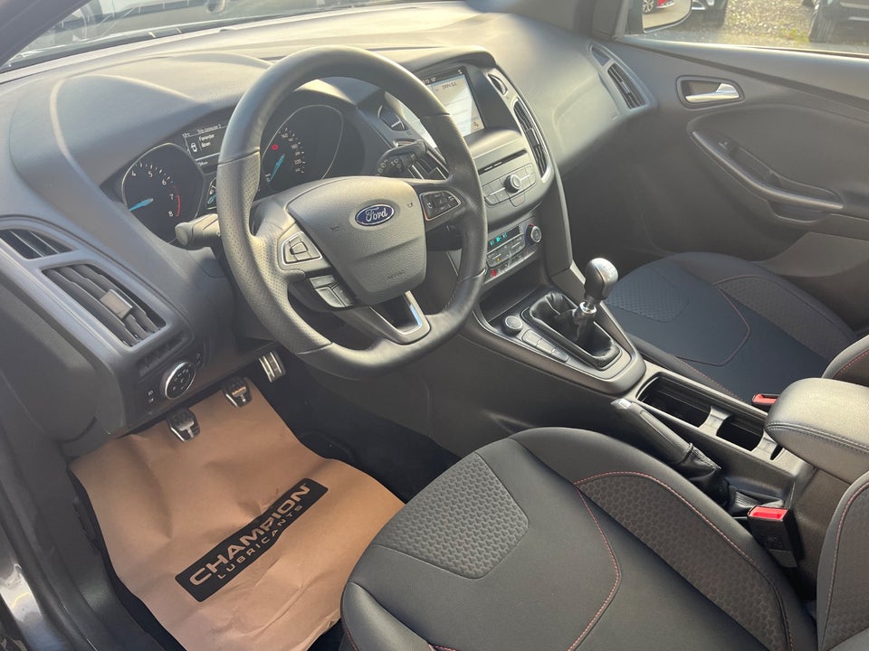 Ford Focus 1,5 EcoBoost ST-Line 5d