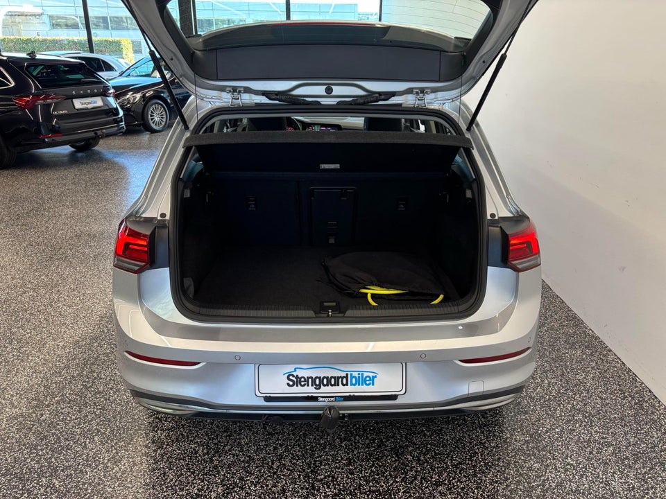 VW Golf VIII 1,4 eHybrid DSG 5d