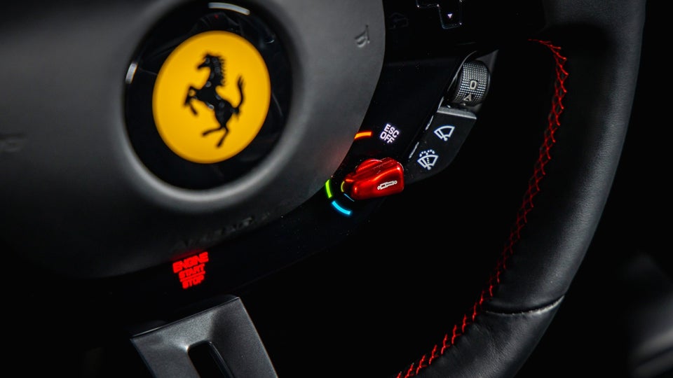 Ferrari Roma 3,9 Spider DCT 2d