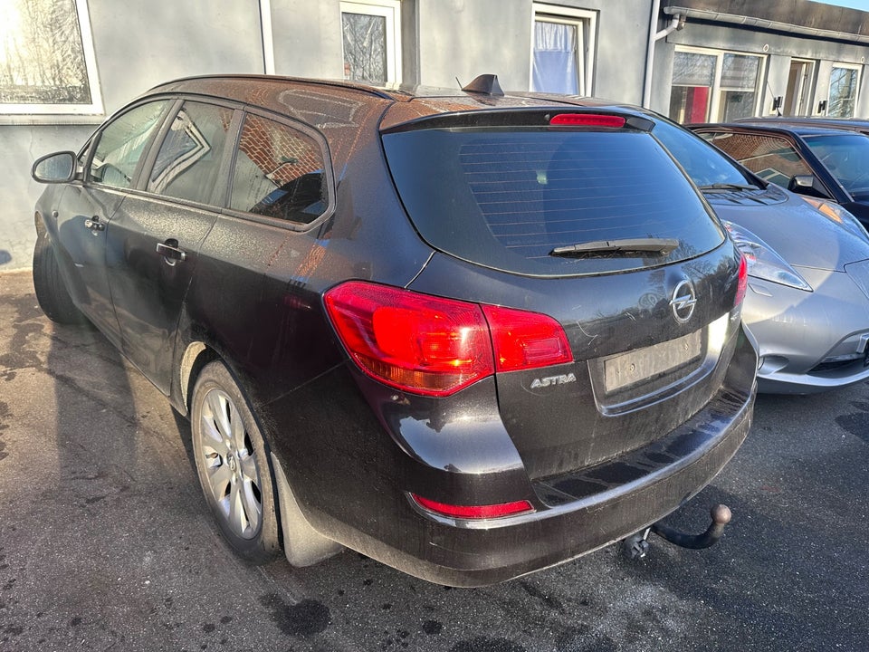 Opel Astra 1,7 CDTi 110 Design Edition Sports Tourer 5d