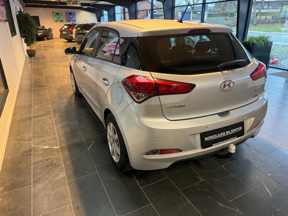 Hyundai i20 1,4 Trend 5d