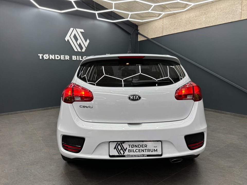 Kia Ceed 1,4 CVVT Style 5d