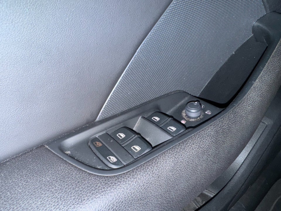 Audi A3 1,4 TFSi 140 Ambiente Sportback 5d