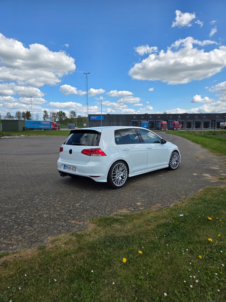 VW Golf VII 1,4 TSi 140 R-line DSG BMT 5d