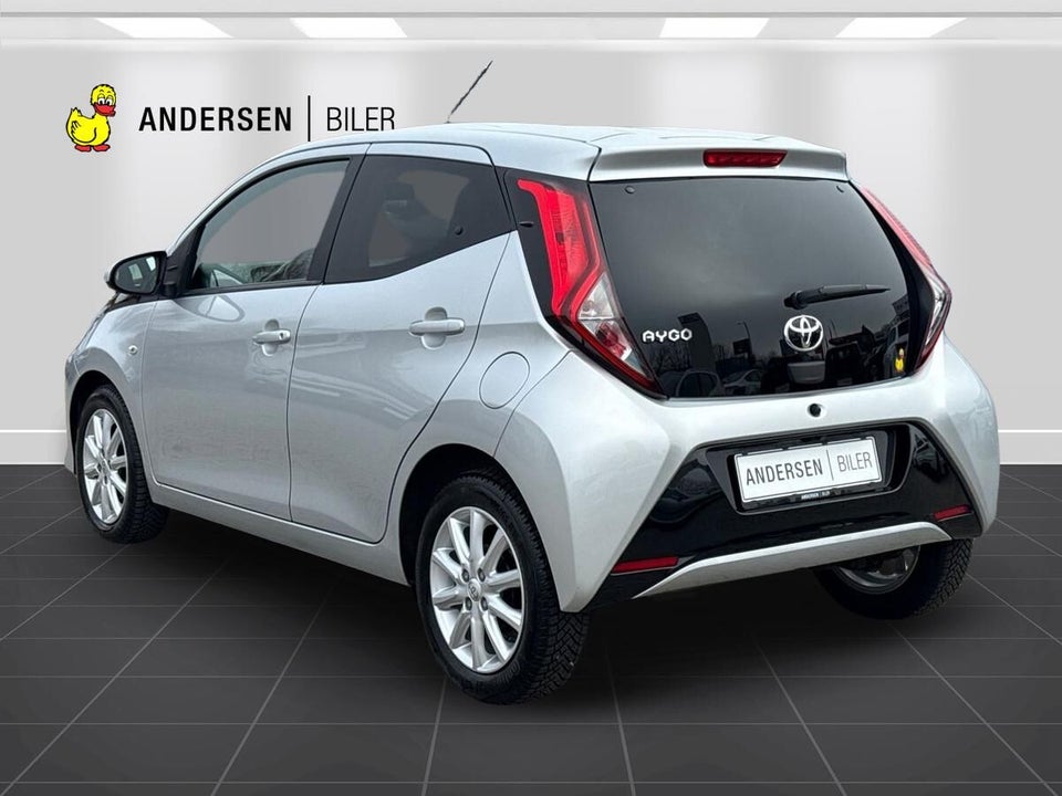 Toyota Aygo 1,0 VVT-i x-press 5d