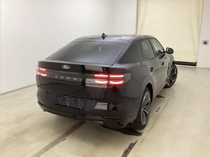 Ford Capri 77 Premium Extended Range 5d