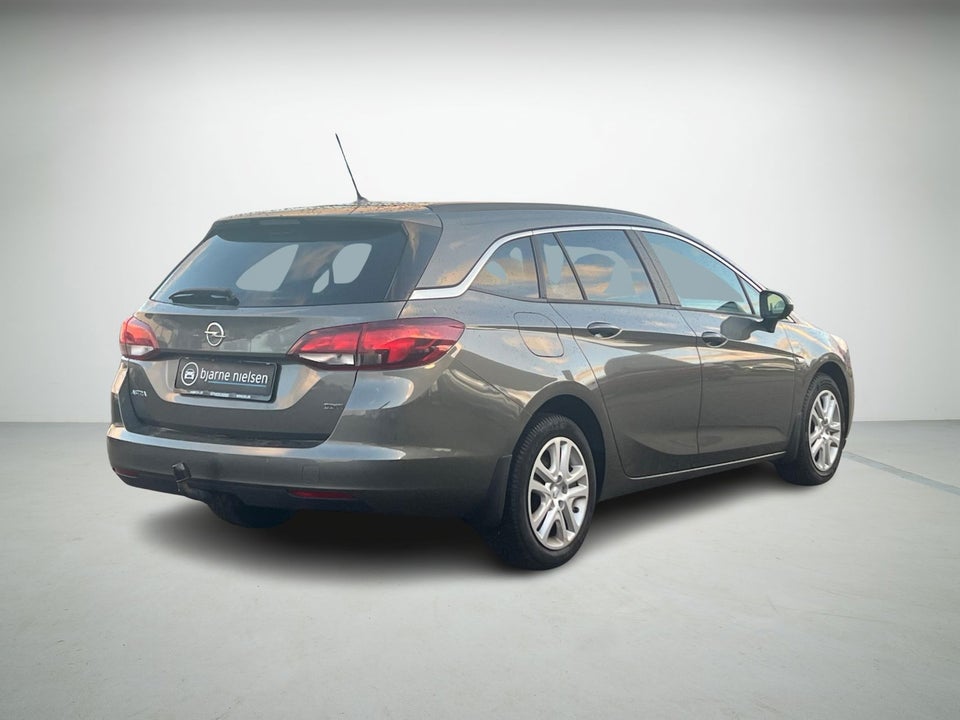 Opel Astra 1,6 CDTi 110 Dynamic 5d