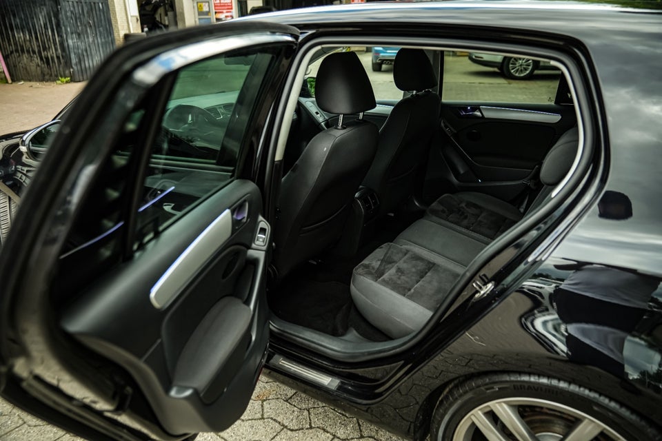 VW Golf VI 1,6 TDi 105 Highline DSG BMT 5d