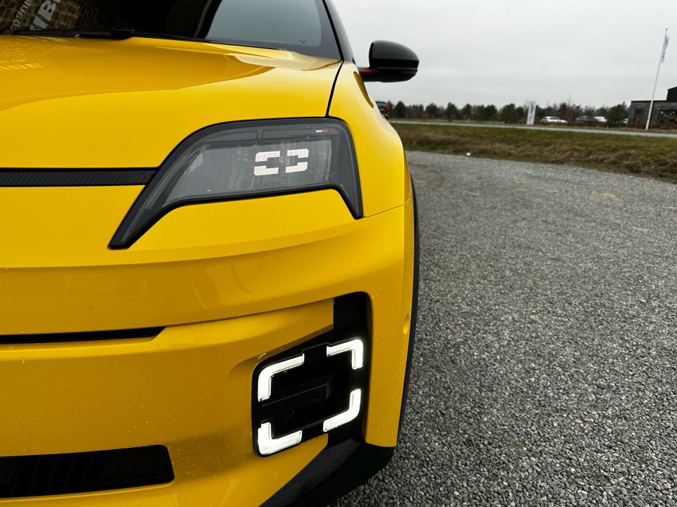 Renault 5 E-Tech 52 Iconic 5d