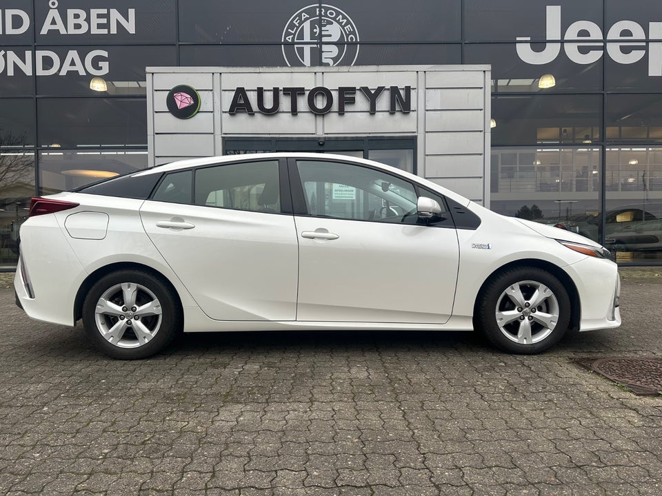 Toyota Prius 1,8 Plug-in Hybrid H3 MDS 5d