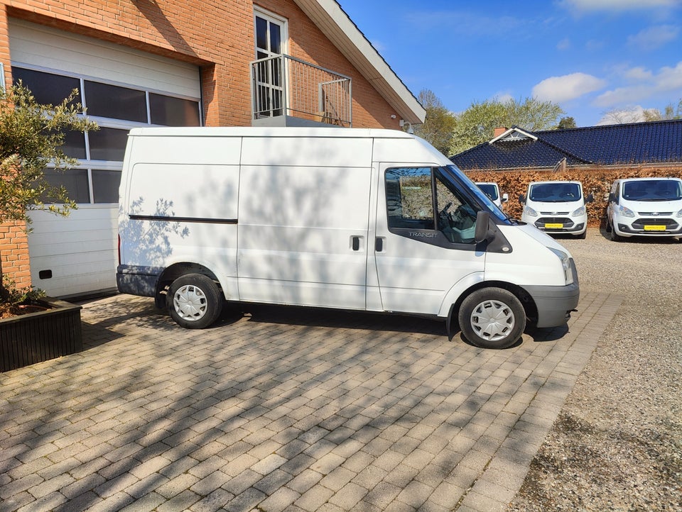 Ford Transit 300M Van 2,2 TDCi 125 Ambiente FWD 4d