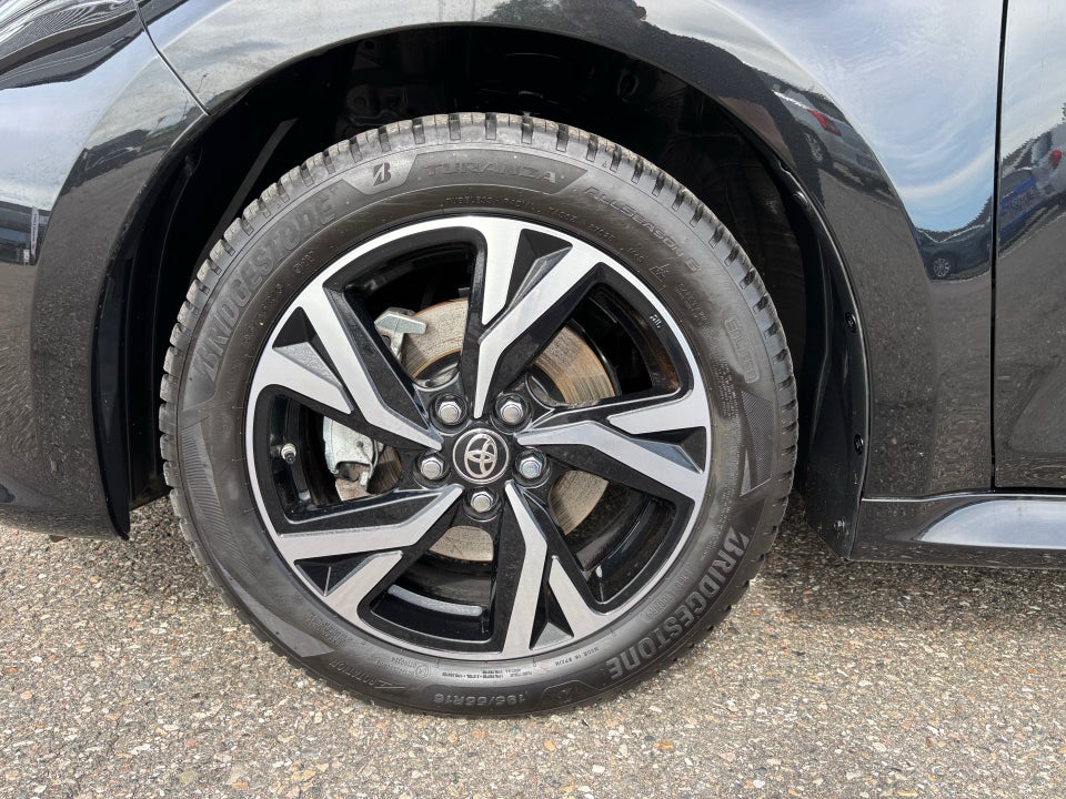 Toyota Yaris 1,5 Hybrid Style e-CVT 5d