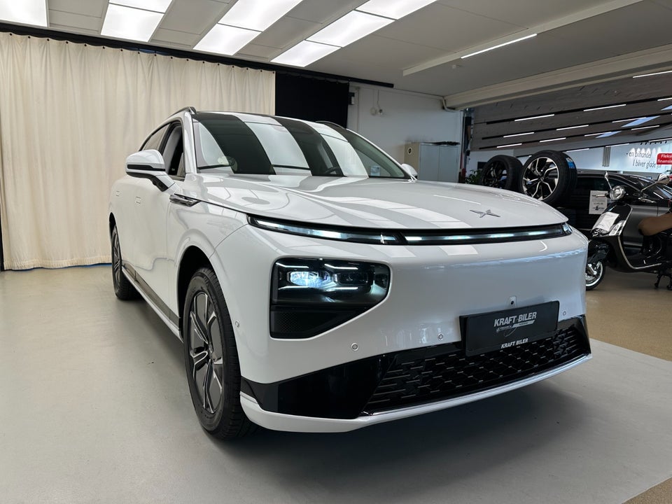 Xpeng G9 Standard Range 5d