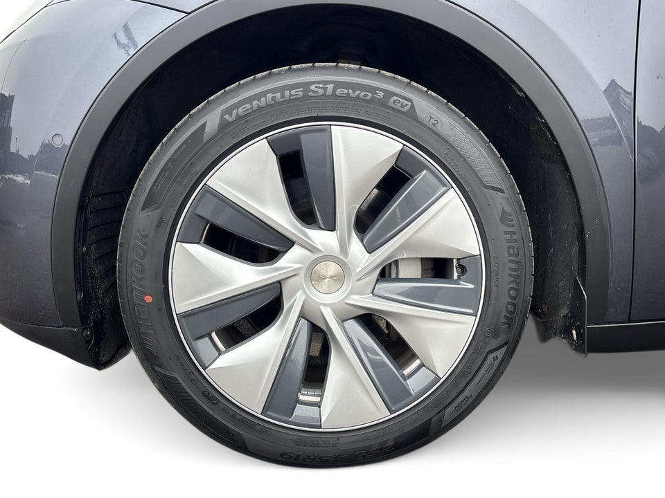 Tesla Model Y Long Range AWD 5d