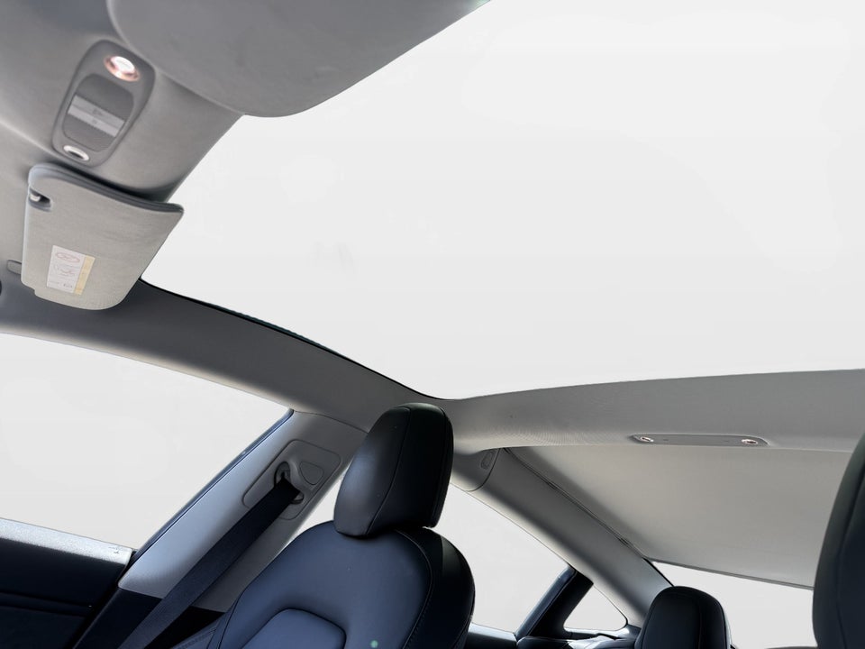 Tesla Model 3 Standard Range+ RWD 4d