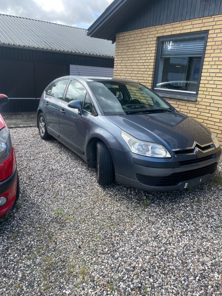 Citroën C4 1,4 16V Advance 5d