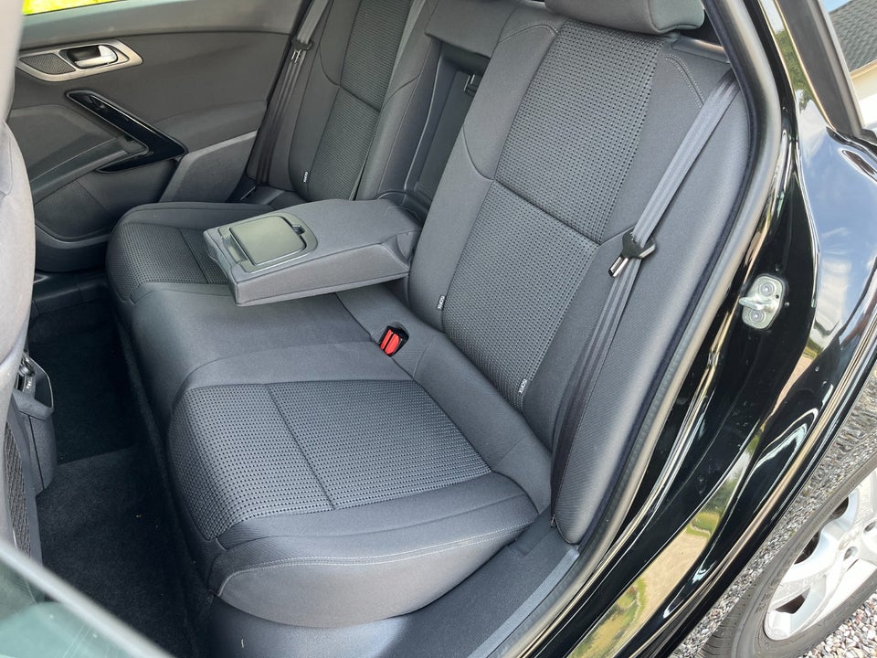 Peugeot 508 2,0 HDi 140 Active SW 5d