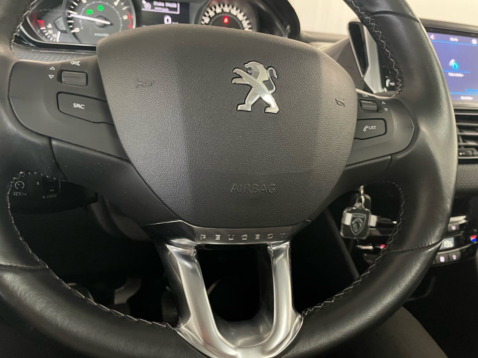 Peugeot 208 1,5 BlueHDi 100 Privé 5d