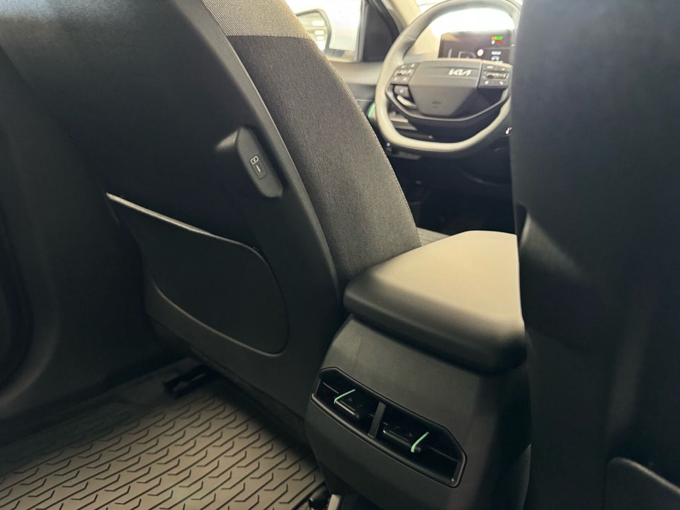 Kia EV4 58 Standard Range Access 5d