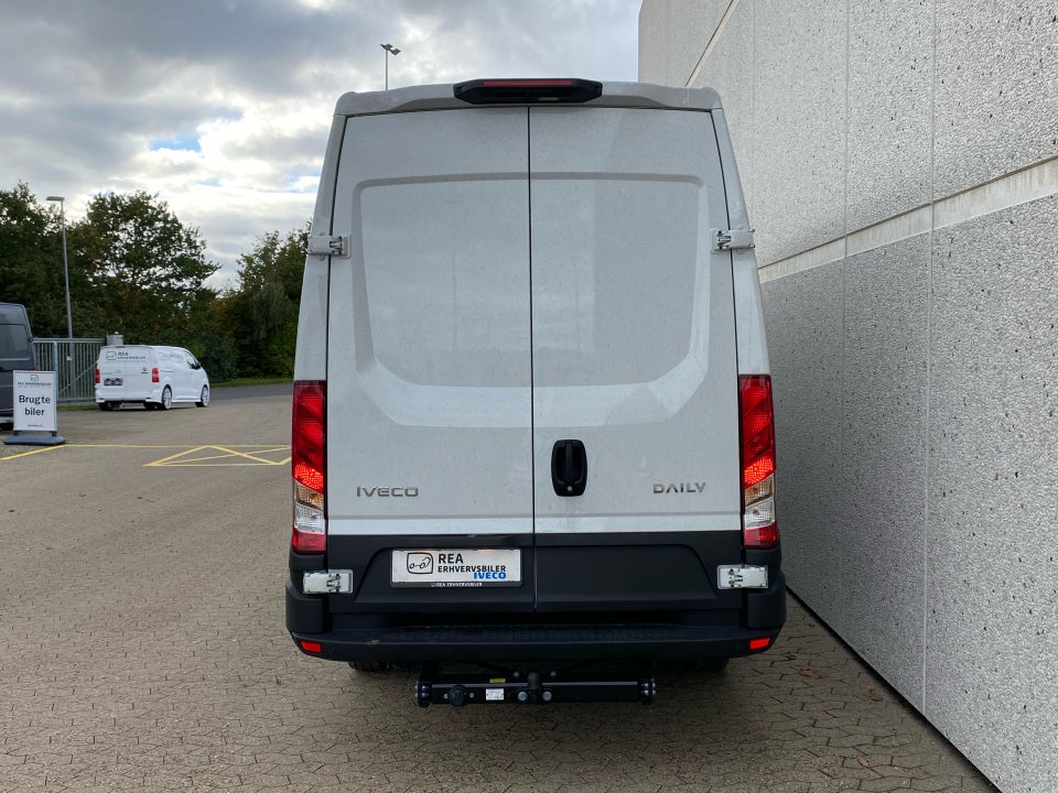 Iveco Daily 3,0 35C18 12m³ Van AG8