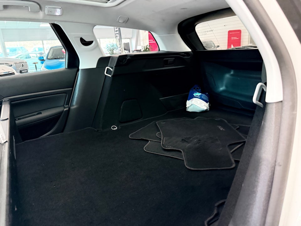 Peugeot 308 1,5 BlueHDi 130 Infinity SW Van 5d