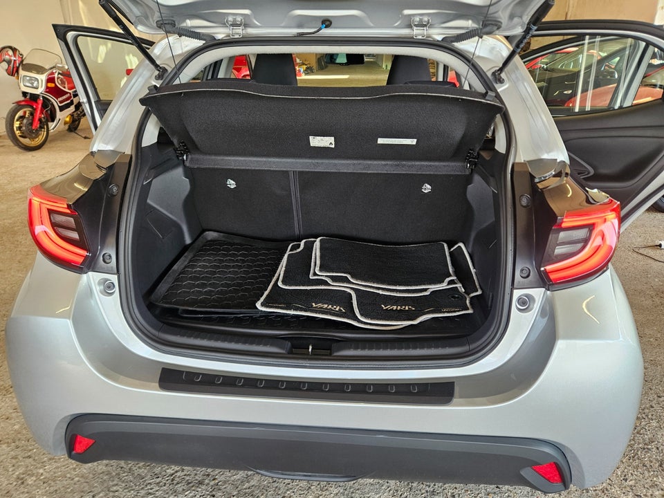 Toyota Yaris 1,5 Hybrid Active Tech+ e-CVT 5d