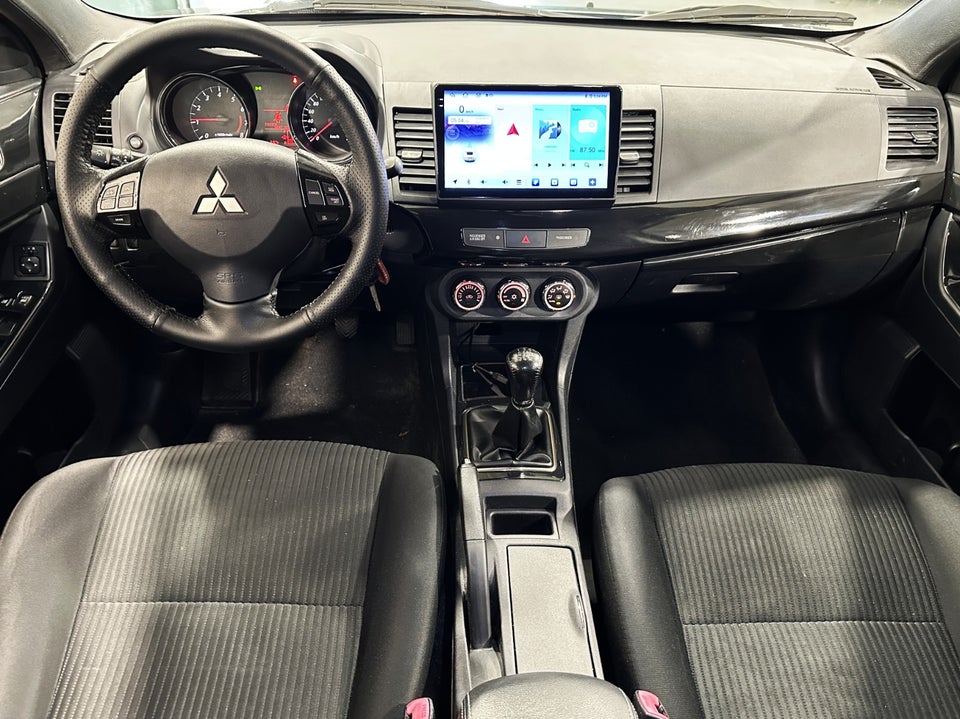Mitsubishi Lancer 1,6 Invite SportSedan 4d