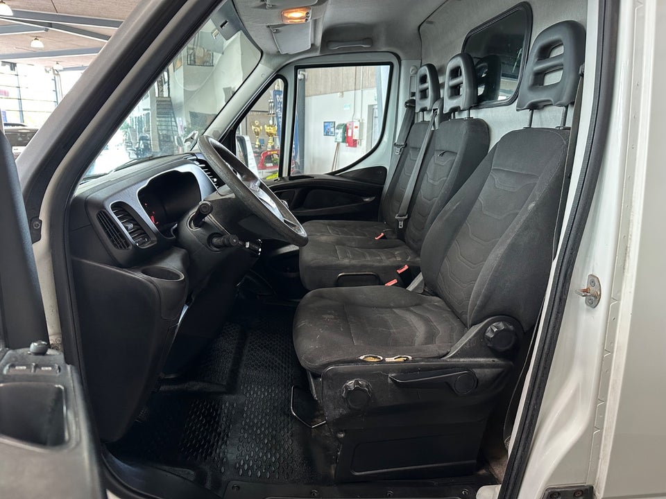 Iveco Daily 2,3 35S15 10,8m³ Van