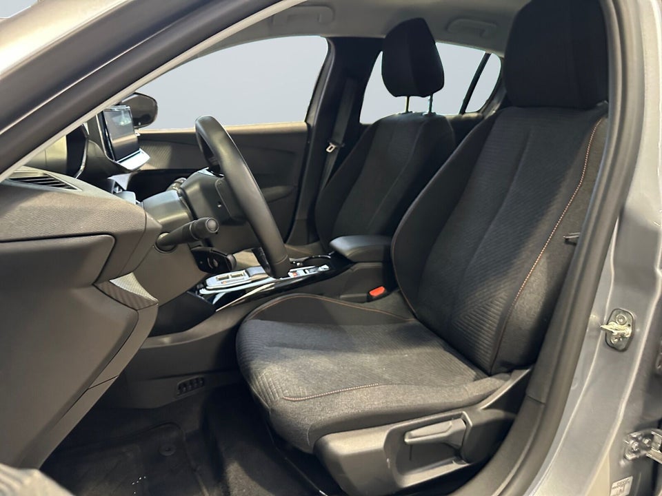 Peugeot e-208 50 Style 5d