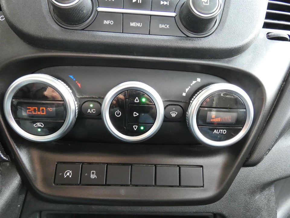 Iveco Daily 2,3 35S14 4100mm Lad 2d