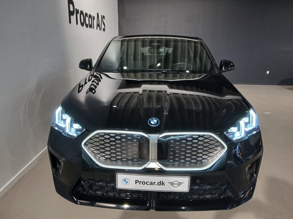 BMW iX2 eDrive20 Fully Charged M-Sport 5d