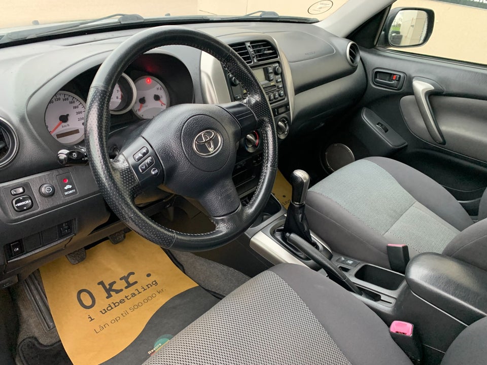 Toyota RAV4 1,8 VVT-i 3d