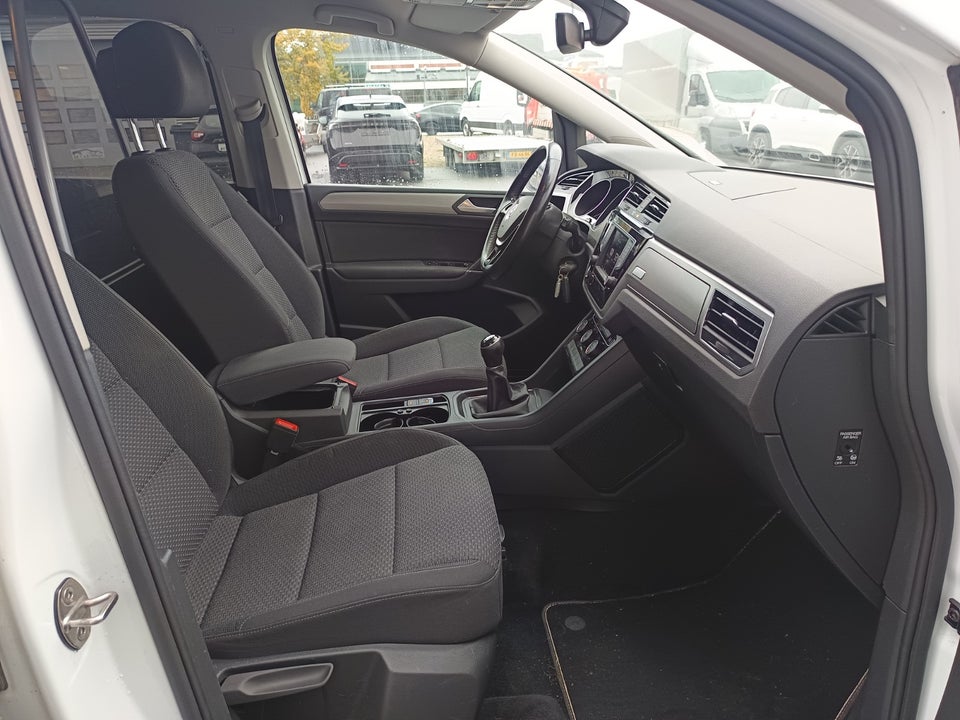VW Touran 1,6 TDi 110 Comfortline Van 5d
