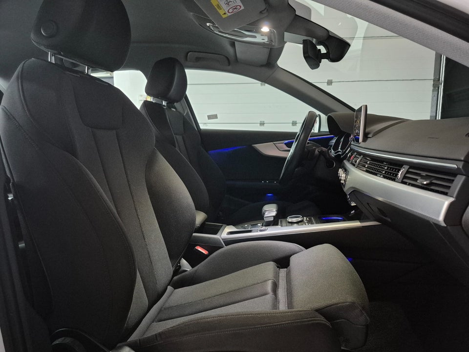 Audi A4 40 TFSi Sport S-tr. 4d