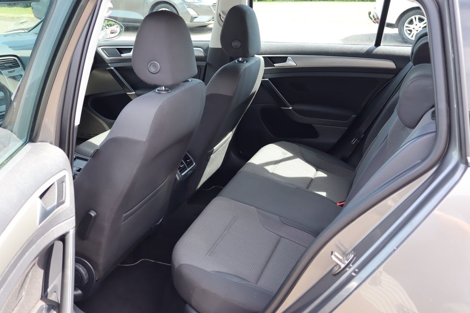 VW Golf VII 1,4 TSi 122 Comfortline Variant BMT 5d