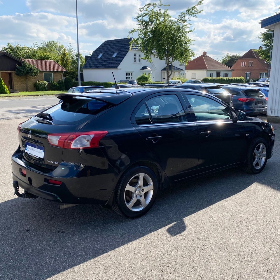 Mitsubishi Lancer 1,5 Invite SportBack 5d