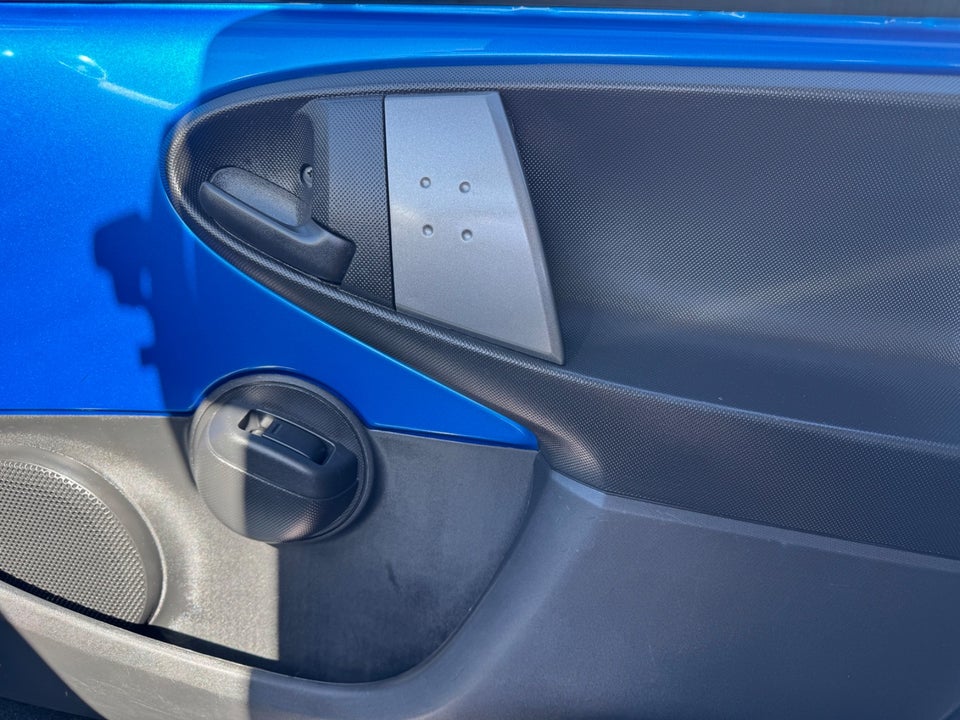 Peugeot 107 1,0 Champion Air 5d