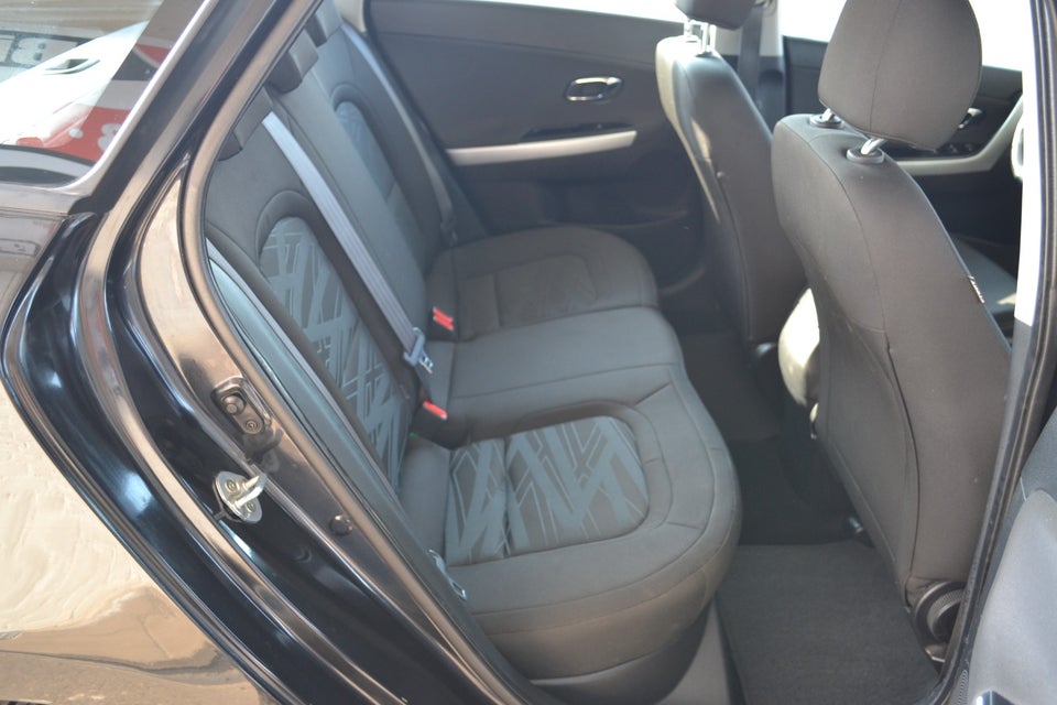 Kia Ceed 1,6 GDi Family+ SW 5d