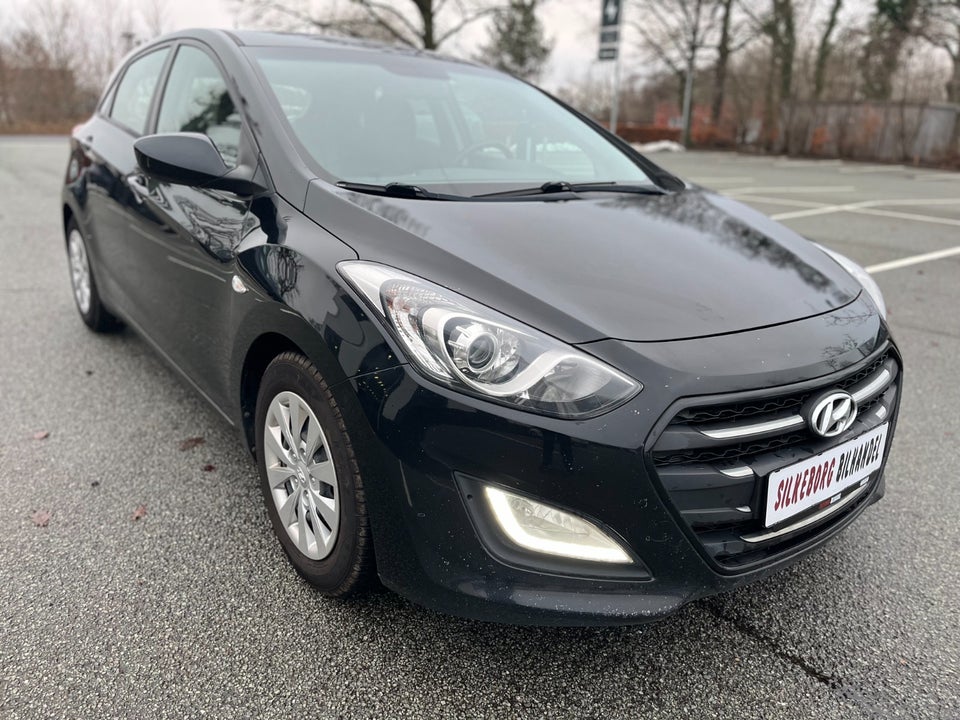Hyundai i30 1,6 GDi Style Eco 5d