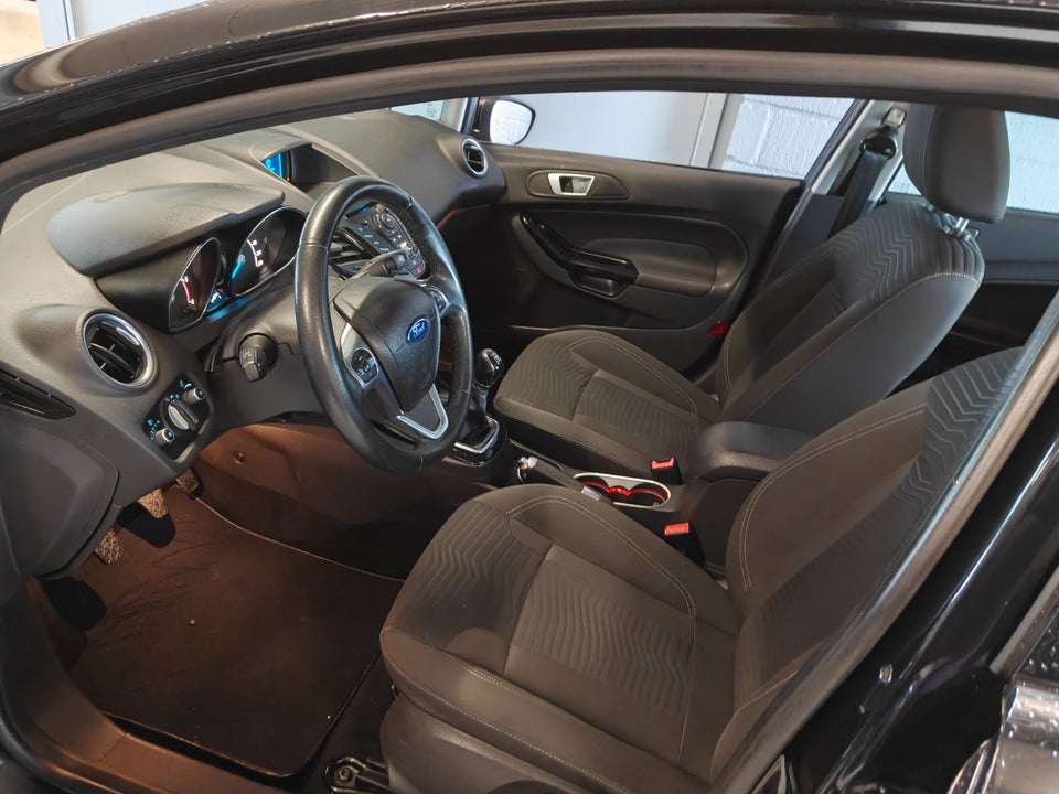 Ford Fiesta 1,6 TDCi 95 Titanium 5d