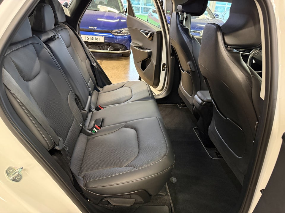 Kia EV6 77 Long Range Upgrade 5d