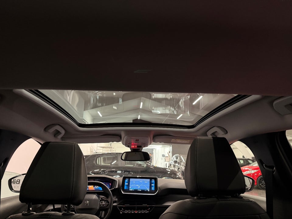 Peugeot 208 1,5 BlueHDi 100 Allure Sky 5d