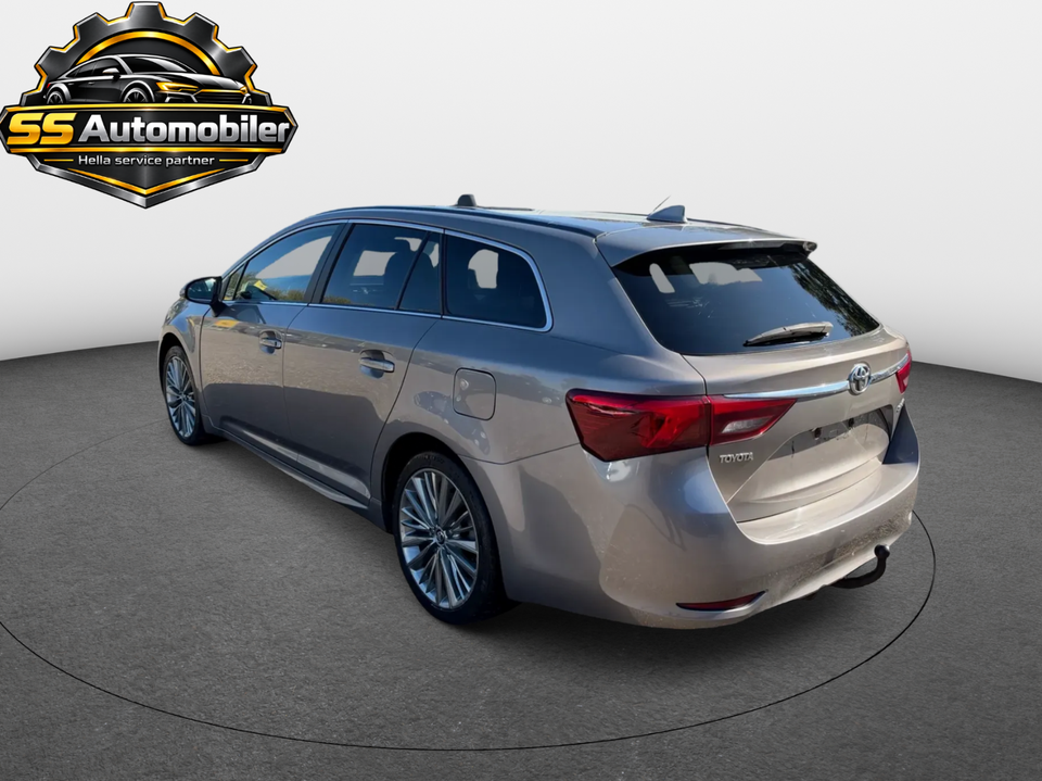 Toyota Avensis 2,0 D-4D T2 Touring Sports 5d