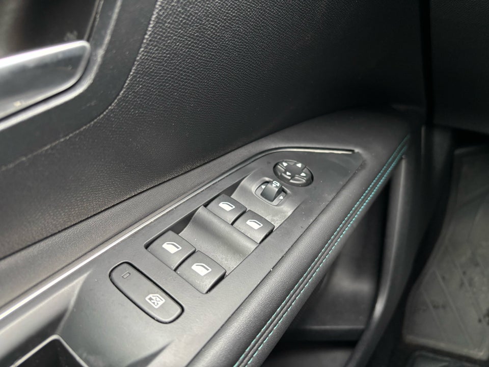 Peugeot 3008 1,6 Hybrid Selection Sport EAT8 5d