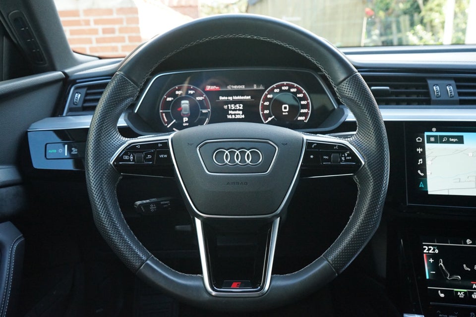 Audi e-tron 55 S-line quattro 5d