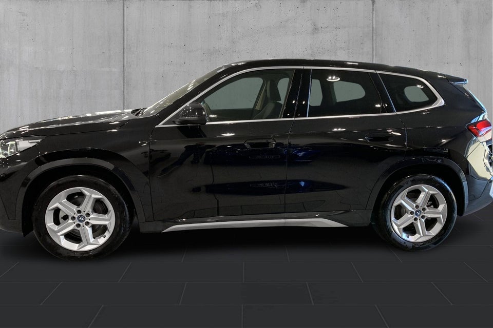 BMW iX1 eDrive20 X-Line 5d